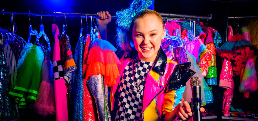 Модные женские футболки 2020 — разбор самых жарких трендов