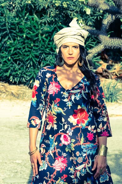 Цветочное платье синего цвета