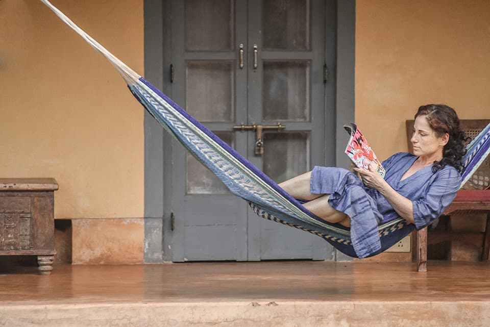 Свободное синее платье