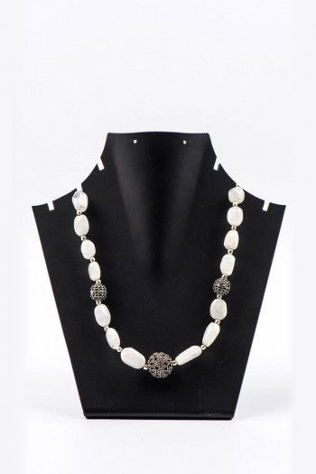 Белые бусы Первобытный лед