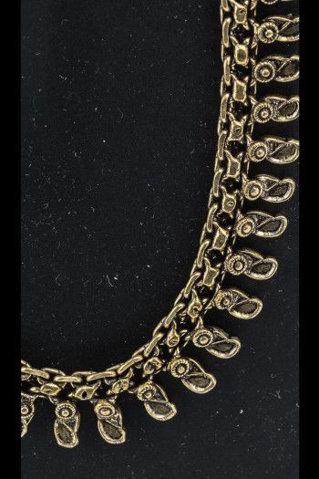 Золотистое колье Стрелы любви