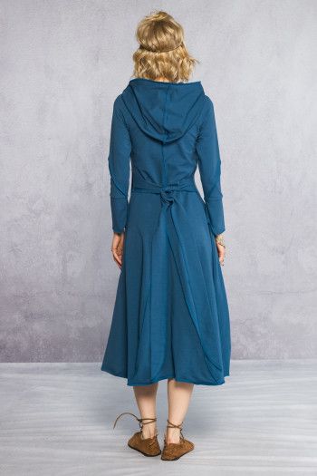 Платье с капюшоном Химават