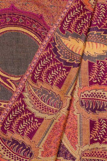 Шарф с восточными узорами Кушинагар