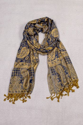 Демисезонный тонкий шарф Чалса