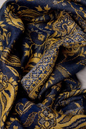 Демисезонный тонкий шарф Чалса