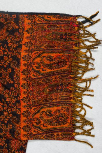 Теплый палантин с бахромой Сурат