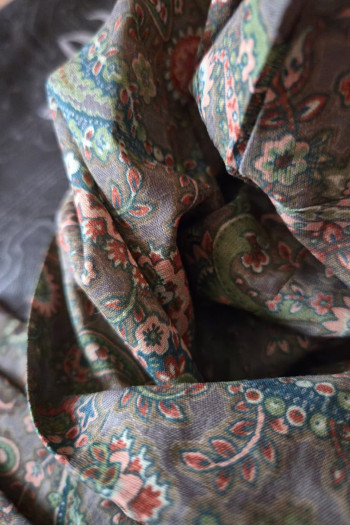 Топ с воротником Багмати