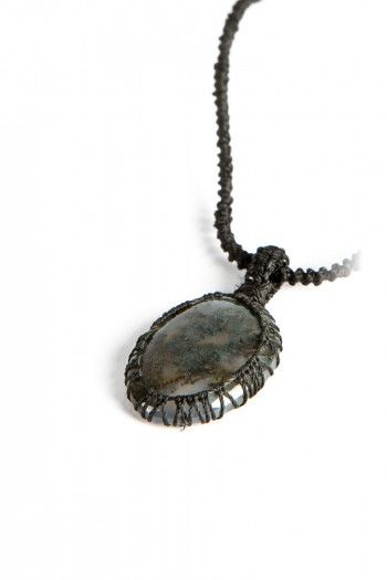 Кулон с камнем Северная природа