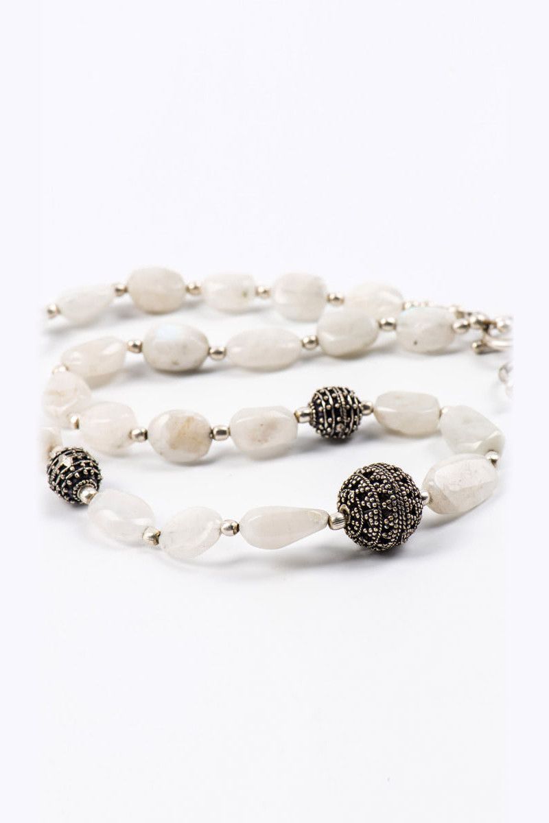 Белые бусы Первобытный лед