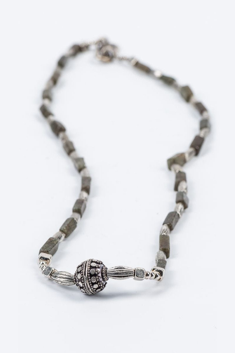 Украшение на шею Санджая