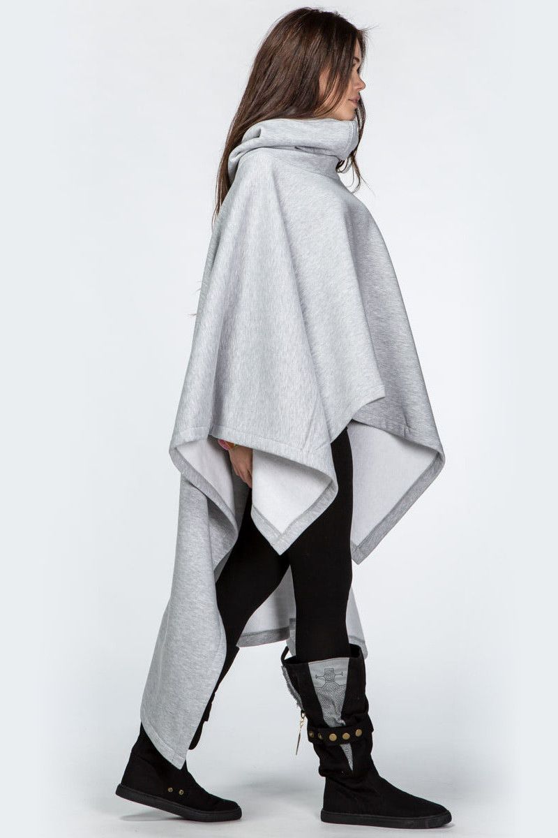 Пончо утепленное женское