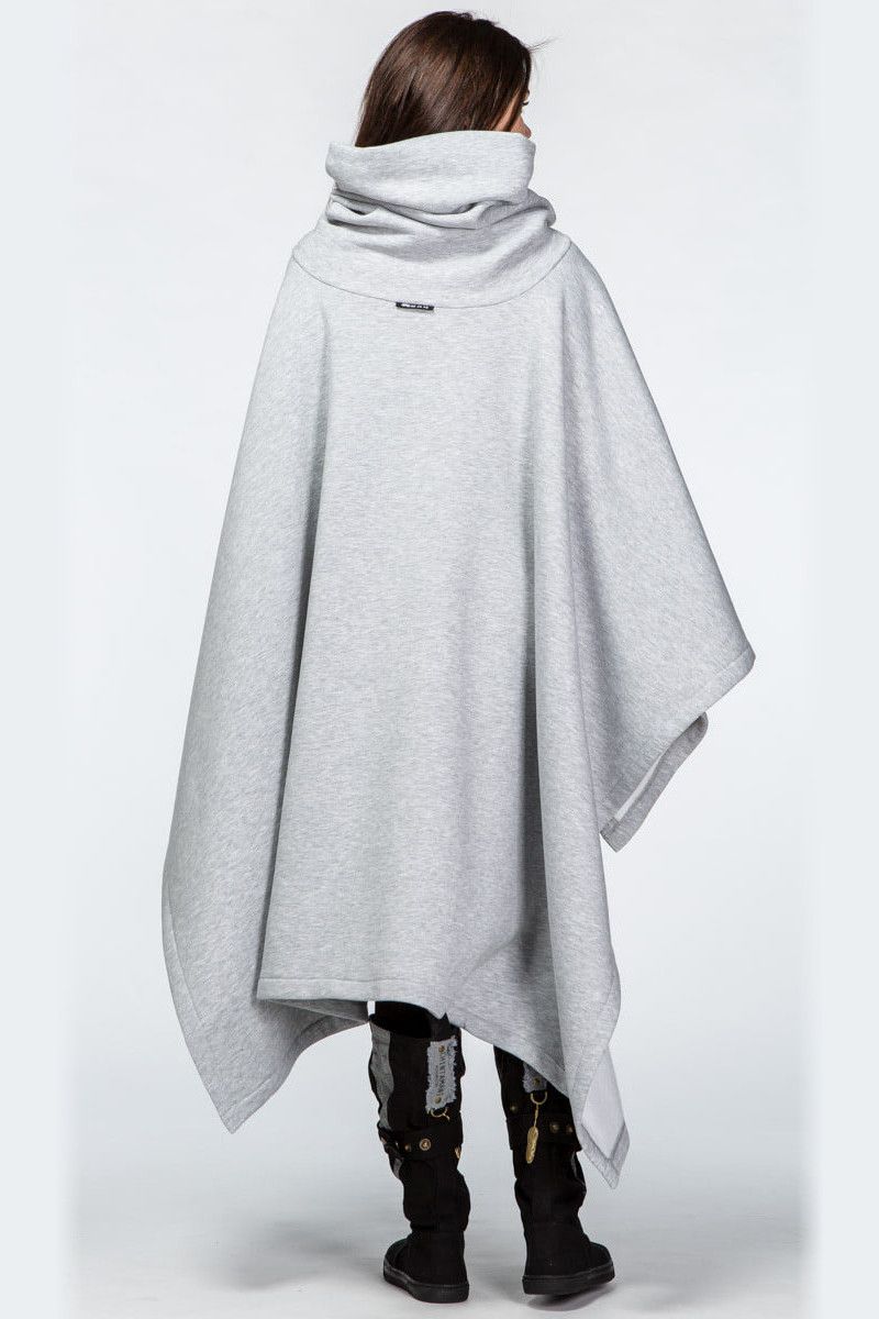 Пончо утепленное женское