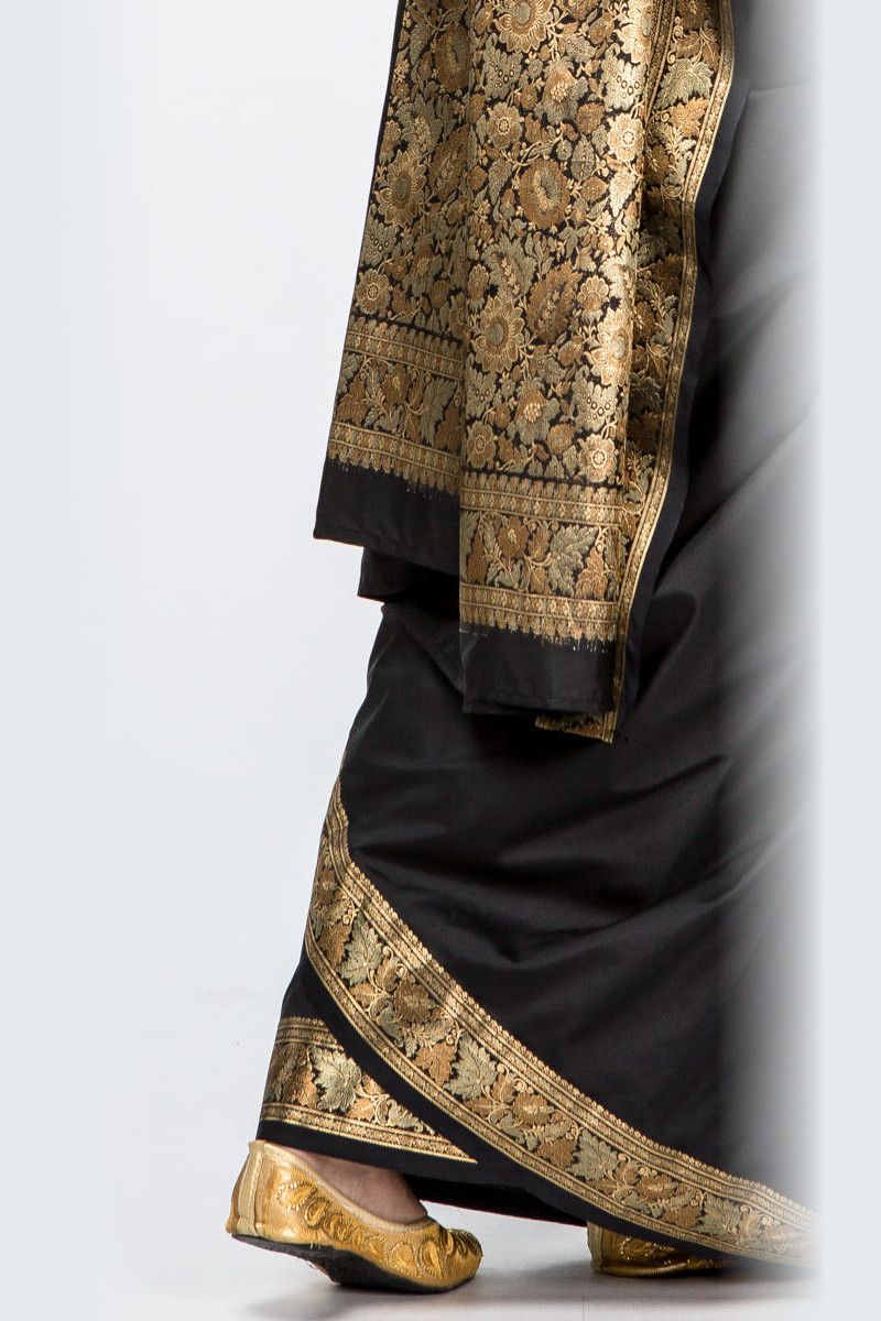 Сари черное Медхаса