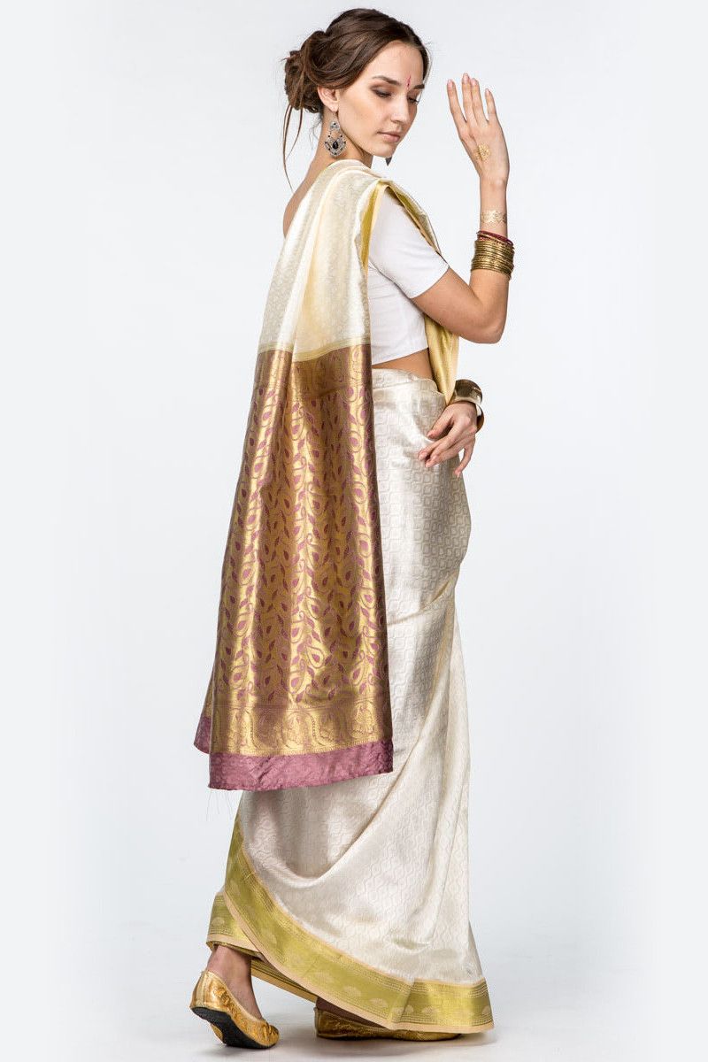 Бинди Каришма