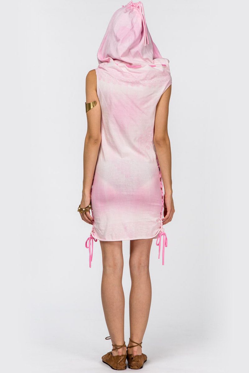 Розовое платье Сунда