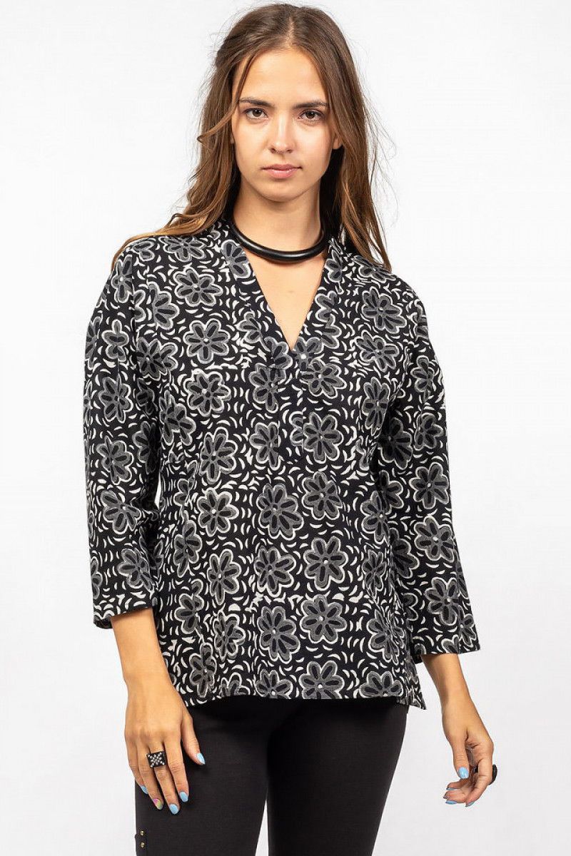 Кофта с цветами «Адонара»