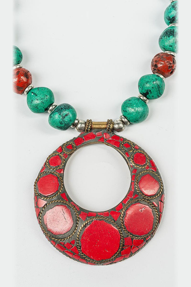 Яркие бусы Бхаруч