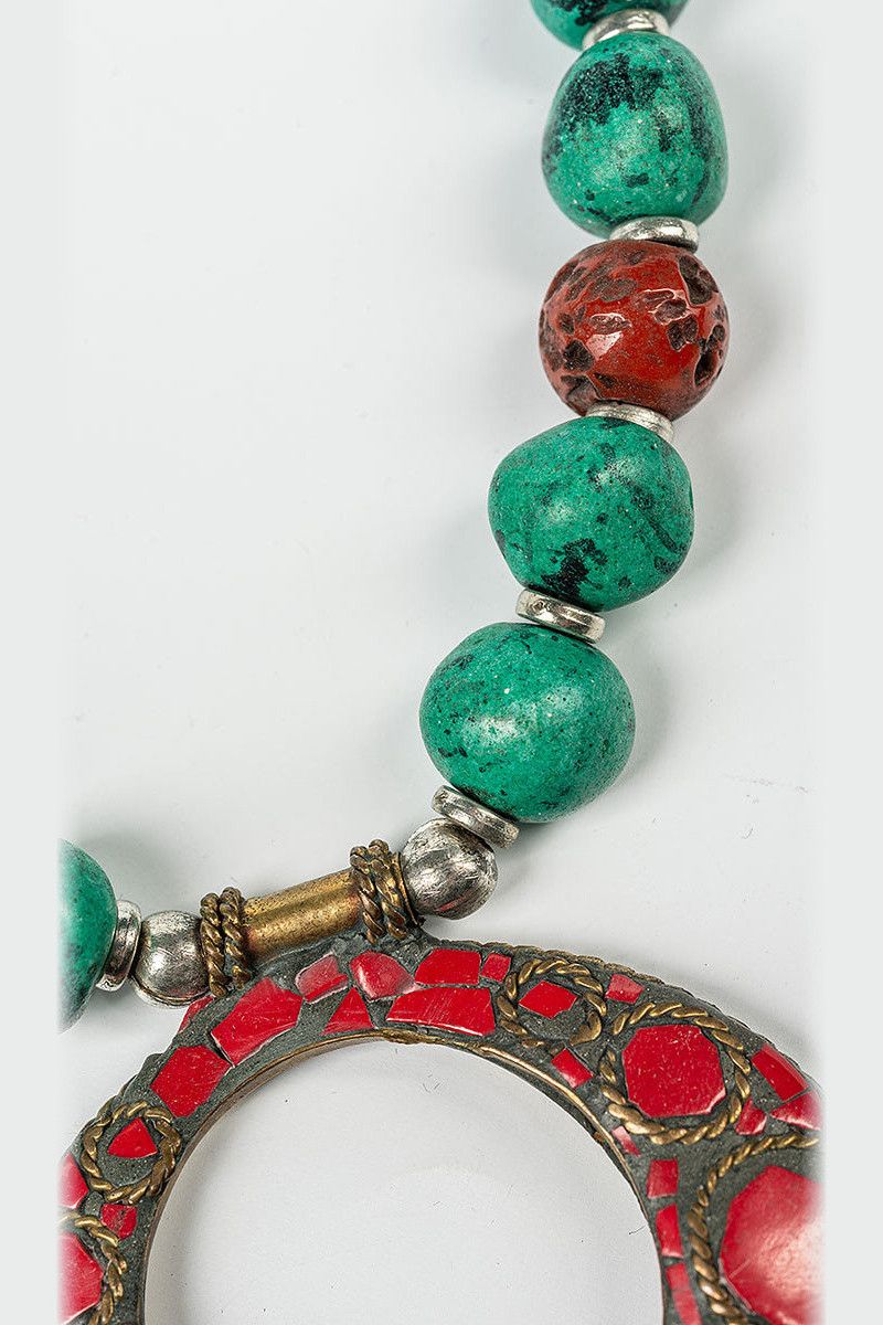 Яркие бусы Бхаруч