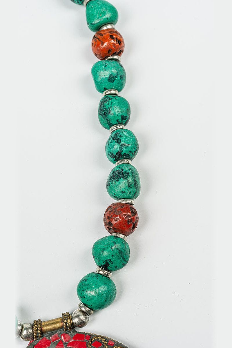 Яркие бусы Бхаруч