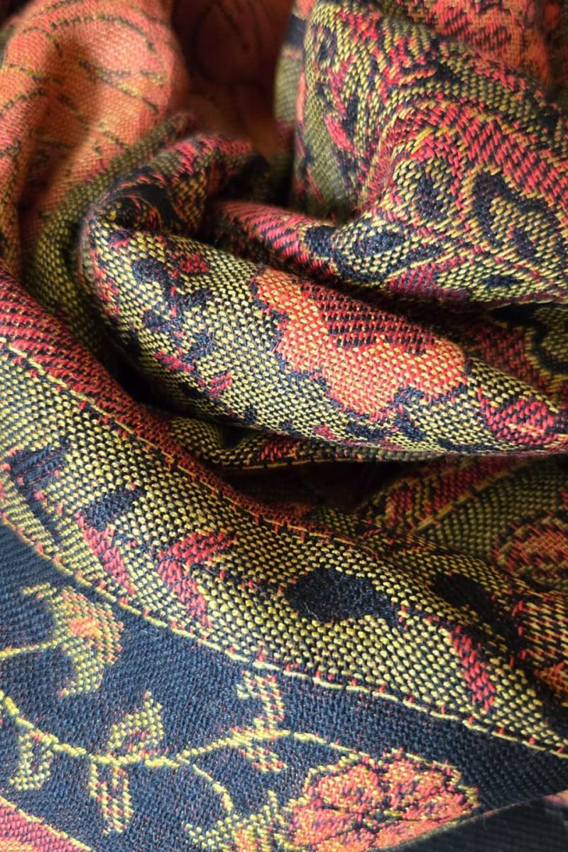 Шарф с восточными узорами Эзупунна