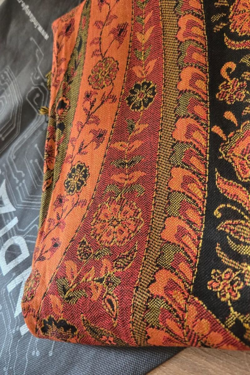 Шарф с восточными узорами Эзупунна