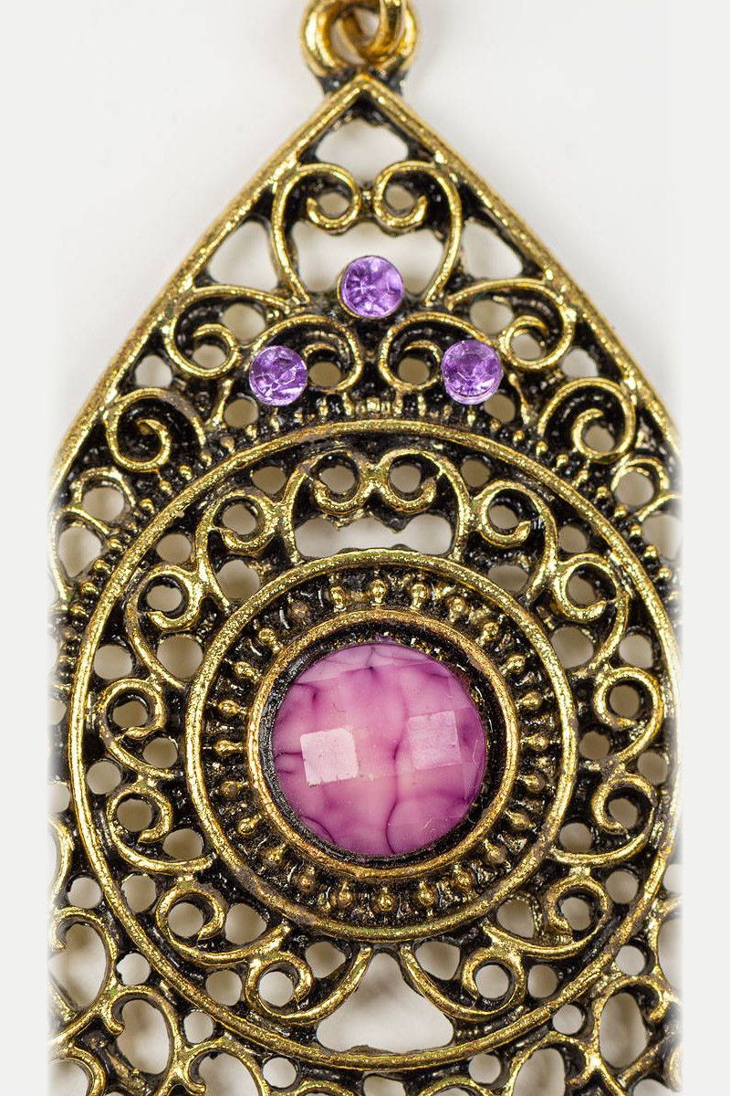 Золотистые серьги с камнем Шефердия