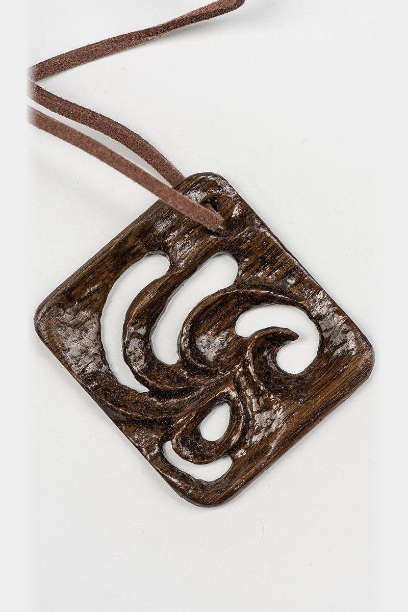 Украшение на шею Гальтония