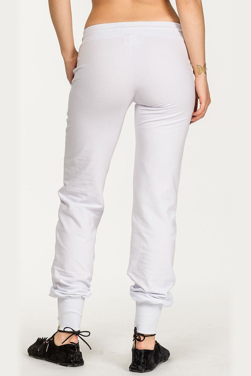 Белые спортивные штаны Якобея