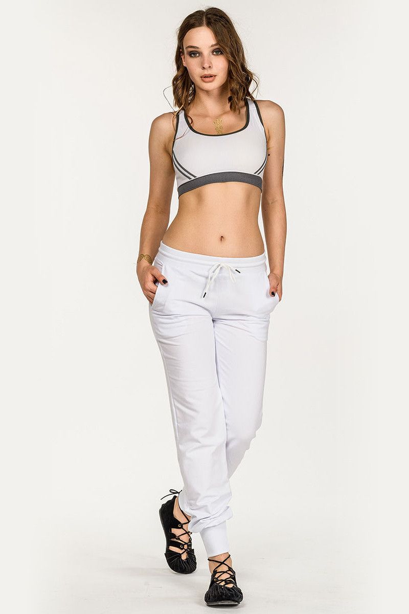 Белые спортивные штаны Якобея