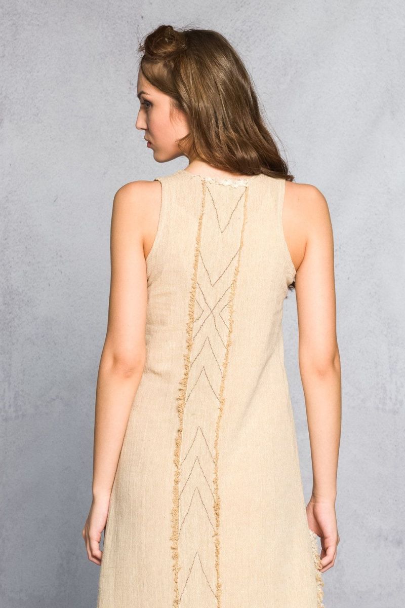Бежевое платье в этническом стиле Покахонтас