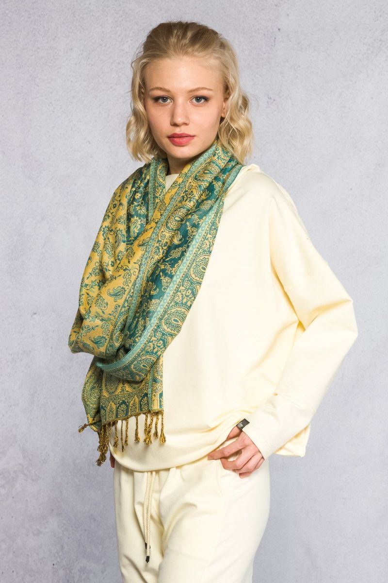 Весенний шарф Бхимтал