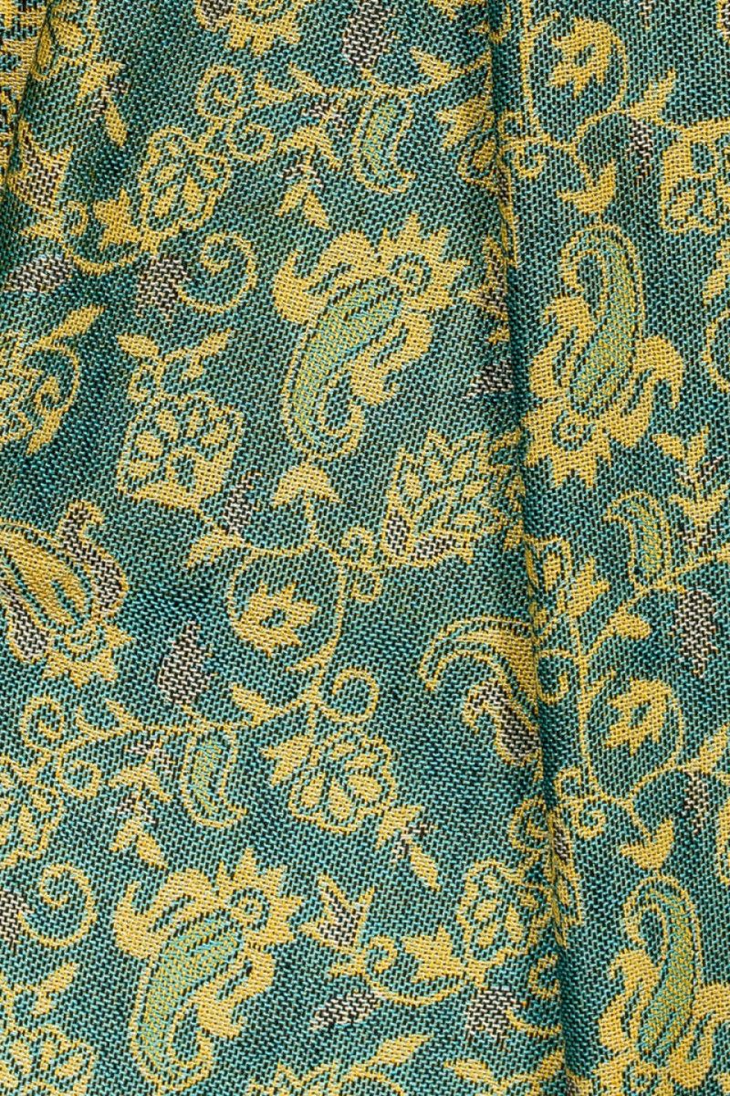 Весенний шарф Бхимтал