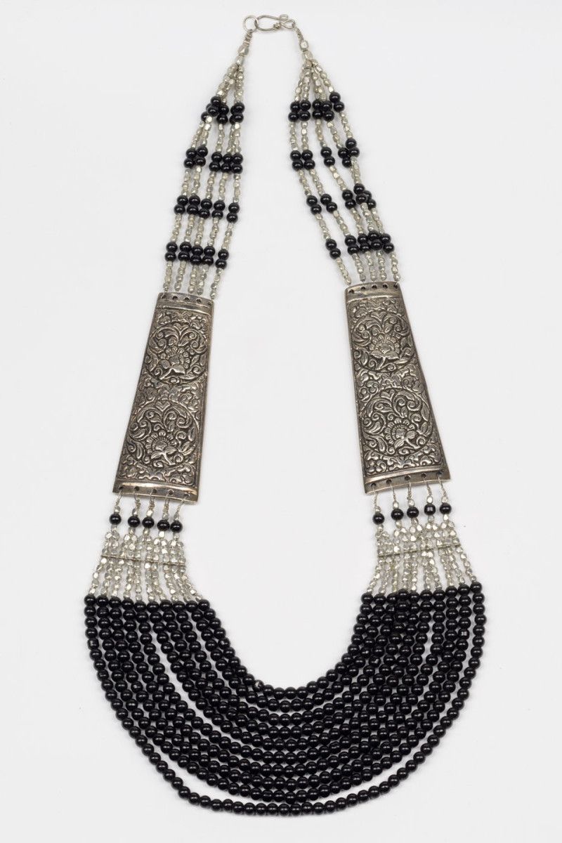 Этническое украшение на шею Бадринат