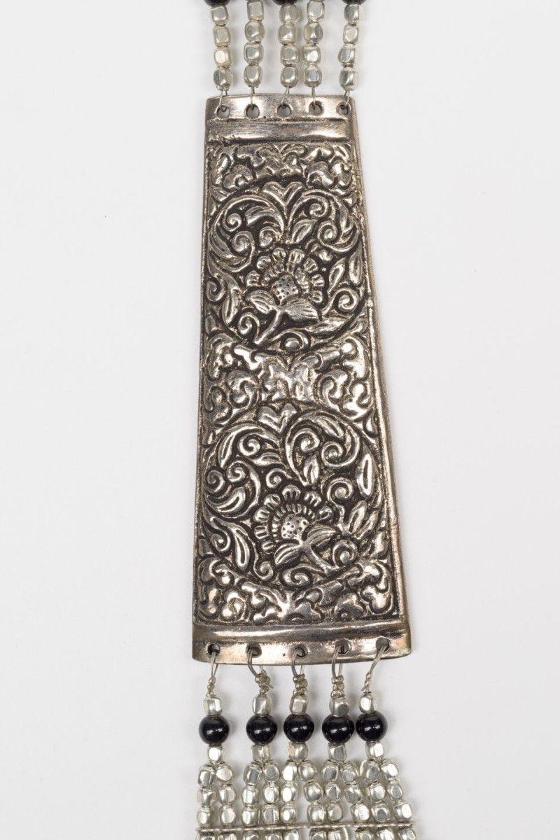 Этническое украшение на шею Бадринат