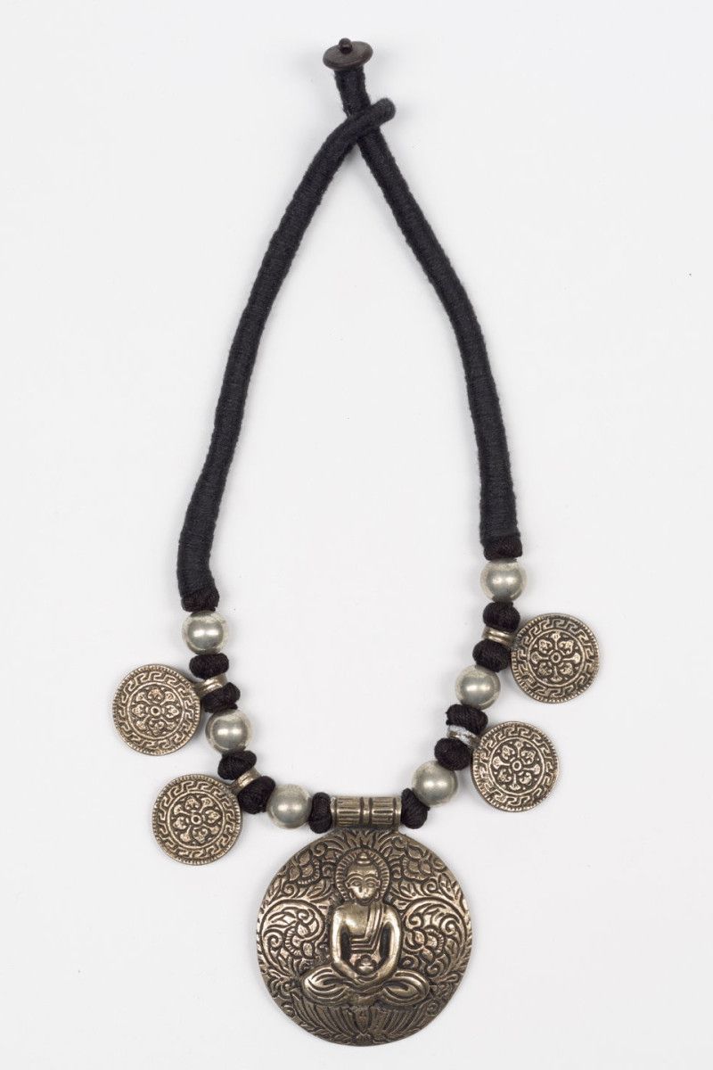 Плетеное украшение на шею Нарасимха