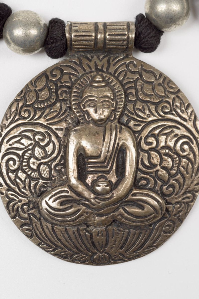 Плетеное украшение на шею Нарасимха