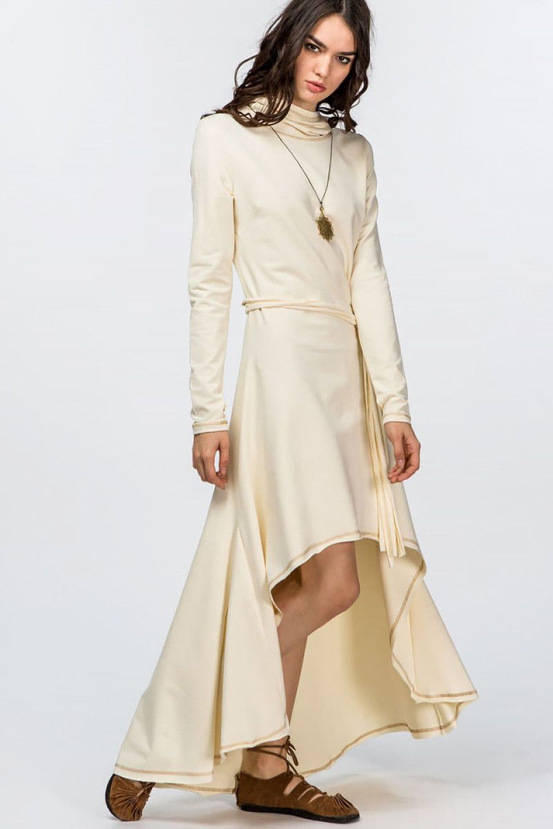 Утепленное кремовое платье