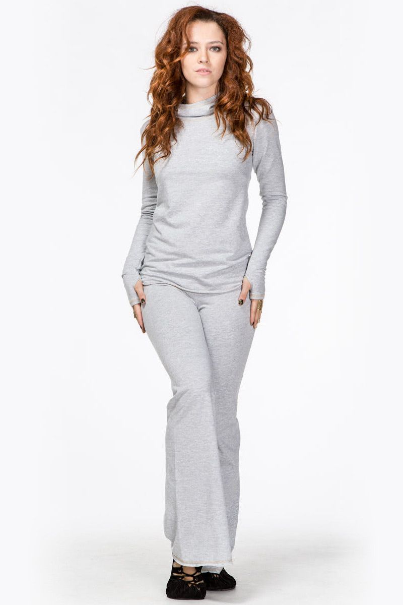 Серая кофта Пранаяма