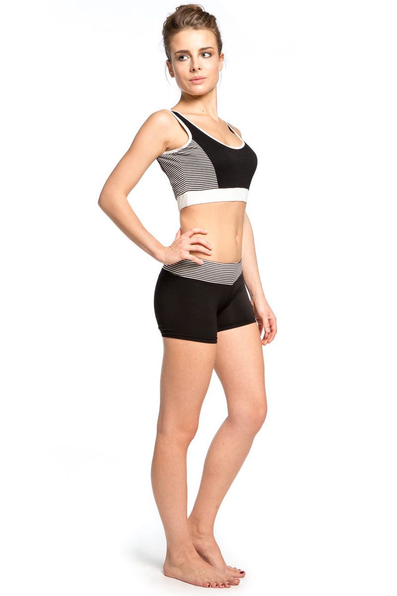 Короткие спортивные шорты Тантра