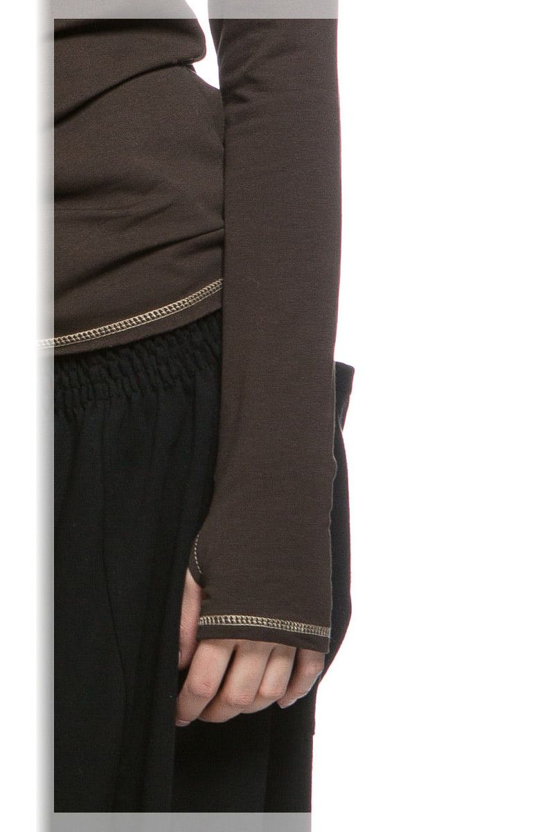 Коричневая кофта Пранаяма