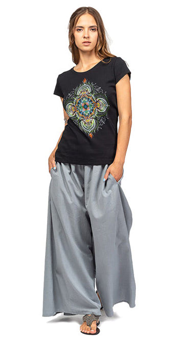 Женские авторские футболки и майки